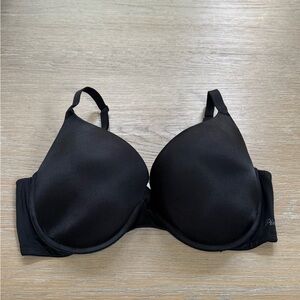 Victoria’s Secret PINK women’s black wear everywhere push up padded bra size 38D